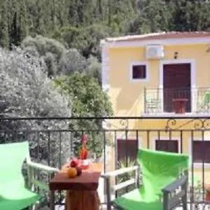 Dourios Ippos * Frikes